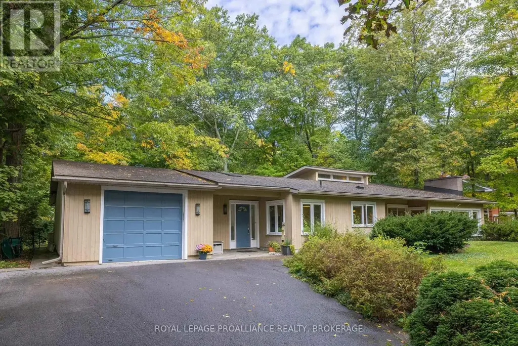 27 Riverside Drive, Kingston (Kingston East (Incl CFB Kingston))
