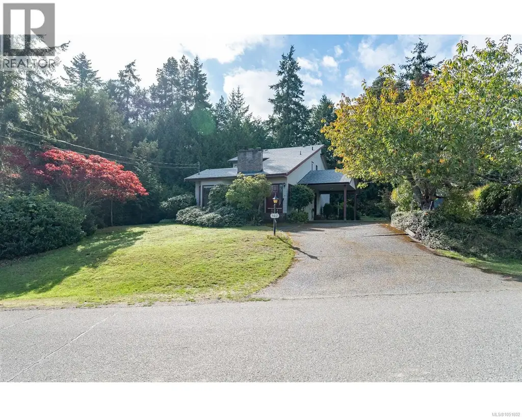 142 Sunningdale Rd W, Qualicum Beach