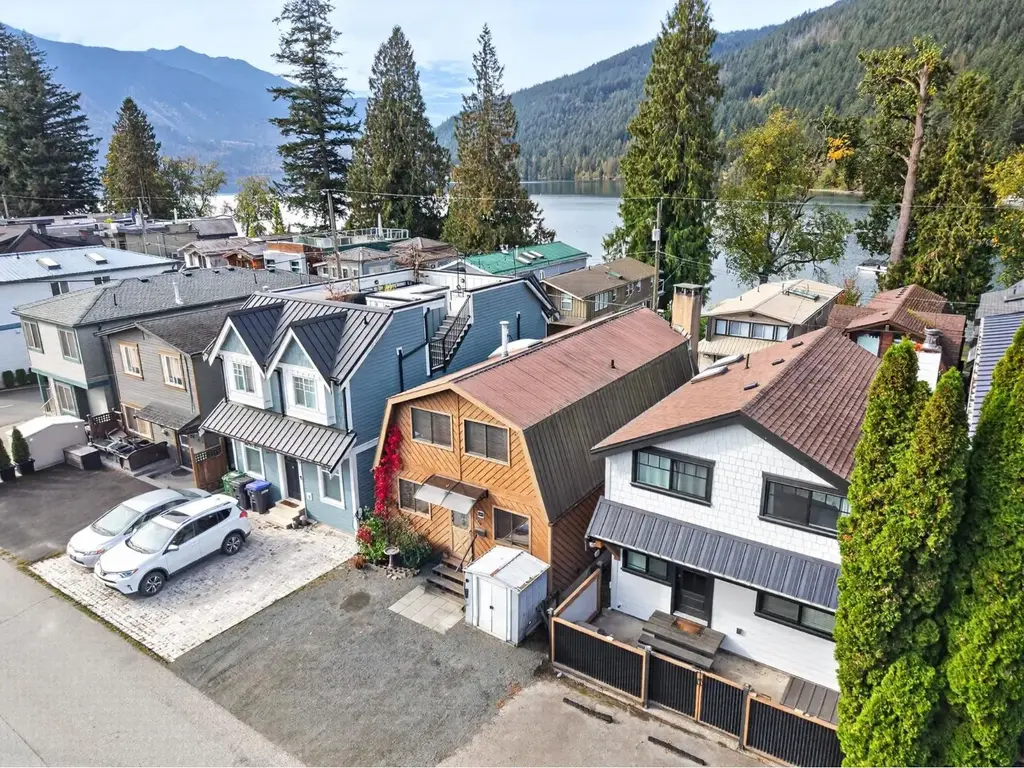 216 First Avenue, Cultus Lake North, Cultus Lake