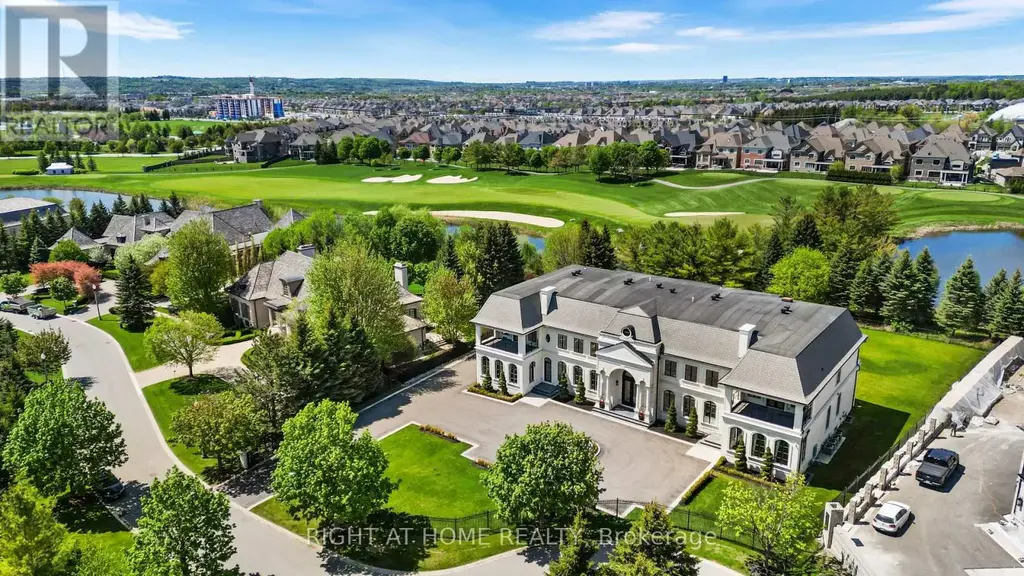 16 Sirona's Lane, Aurora (Bayview Southeast)