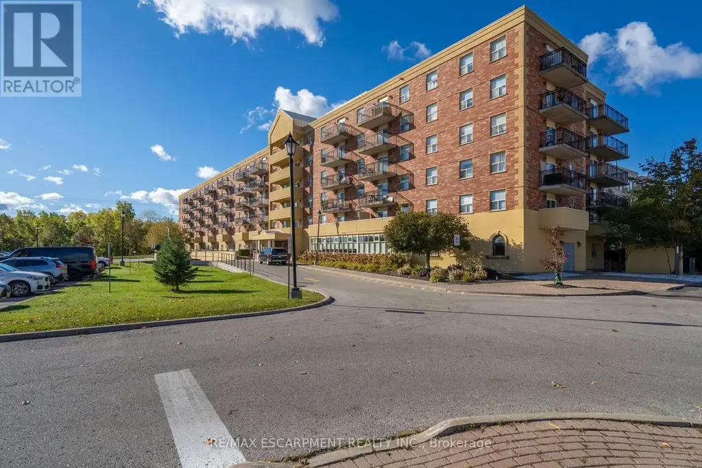 223 - 7373 Martingrove Road, Vaughan (Vaughan Grove)