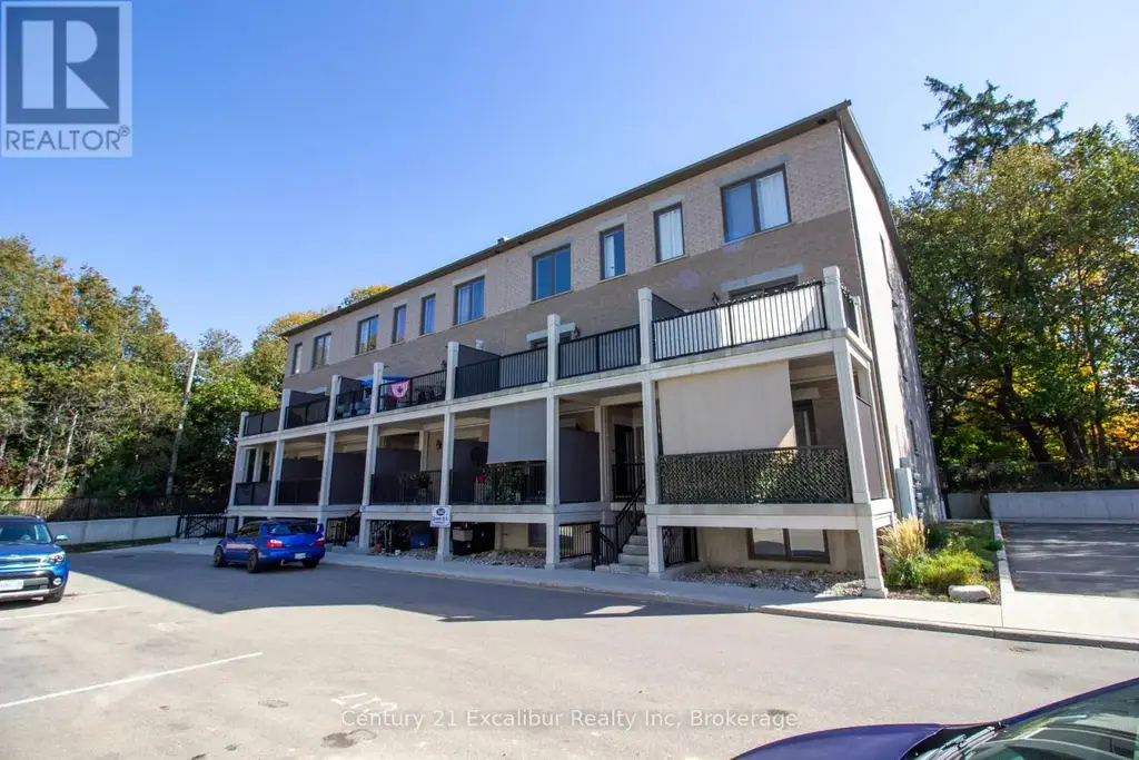 2c - 360 Queen Street E, Centre Wellington (Fergus)