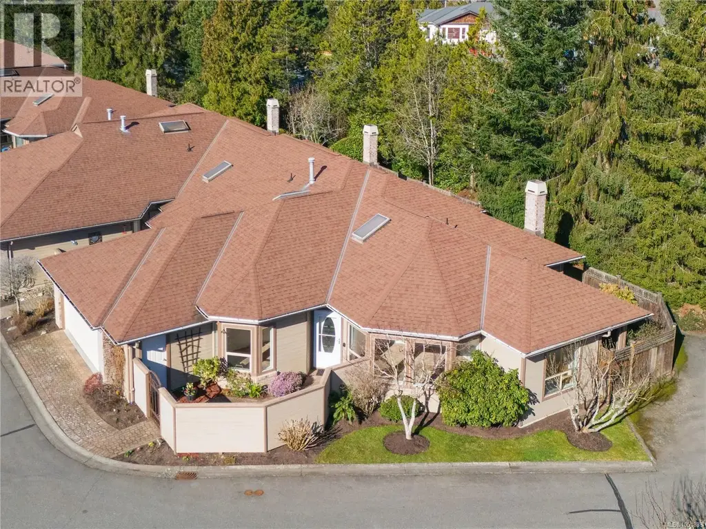 601 4515 Pipeline Rd, Saanich