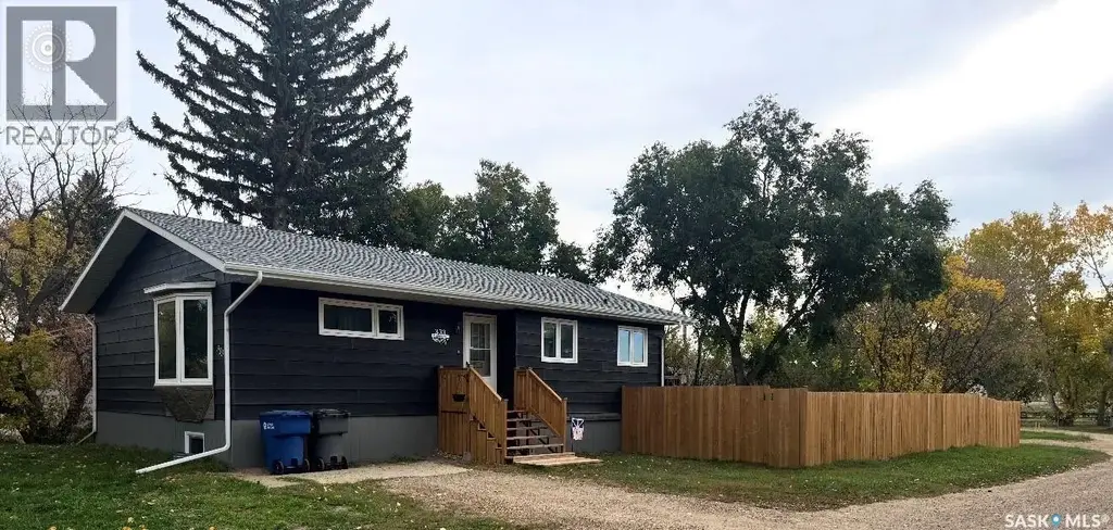 333 Centre Street, Coronach