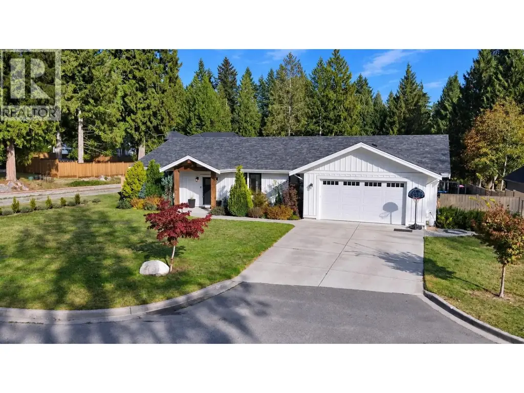 420 Solaz Place, Gibsons