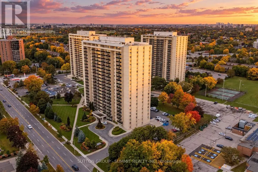 1608 - 299 Mill Road, Toronto (Markland Wood)