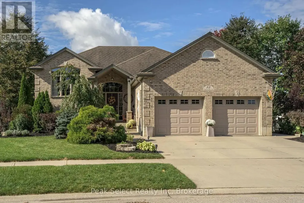 88 Saxonville Court, Strathroy-Caradoc (SW)