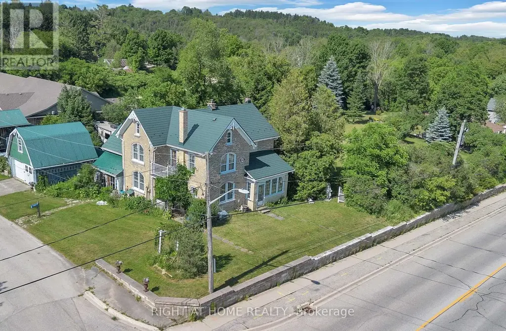 402 Lambton Street E, West Grey