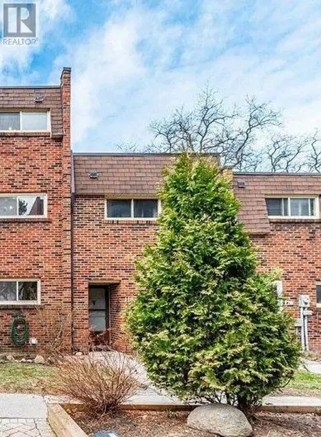 3 - 118 Wales Avenue, Markham (Old Markham Village)