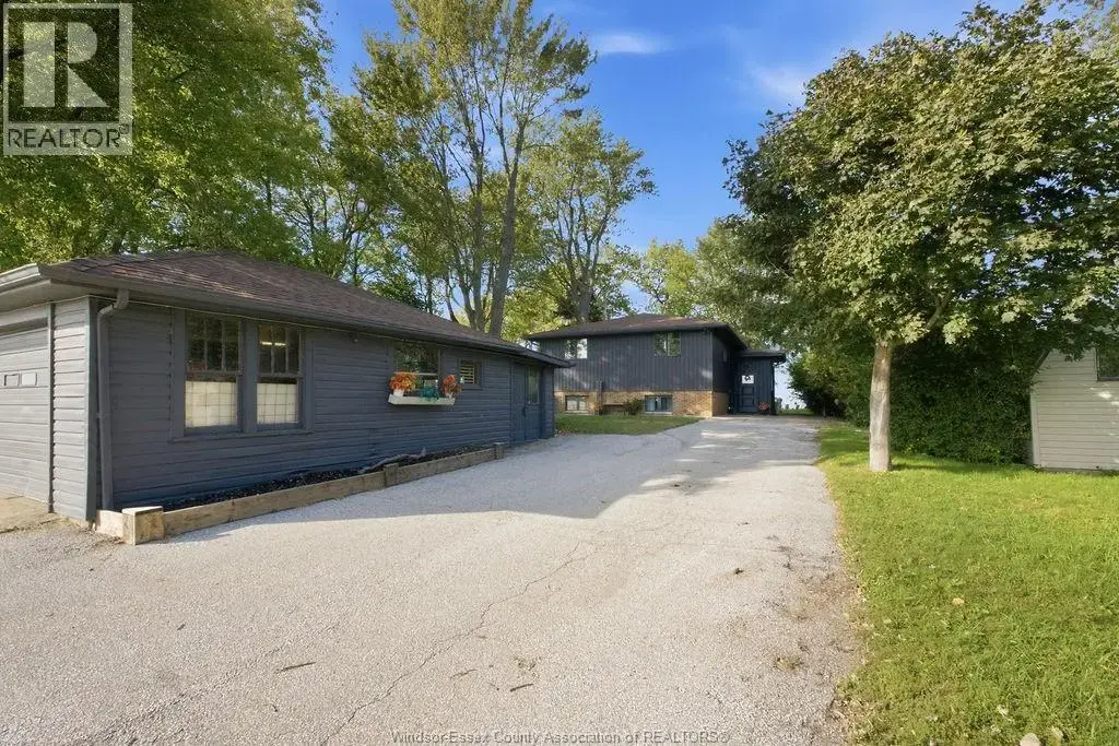 9952 St Clair Rd, Lakeshore