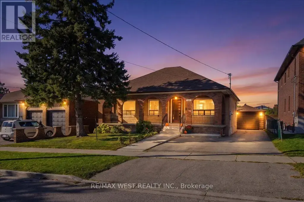 198 Rustic Road, Toronto (Rustic)