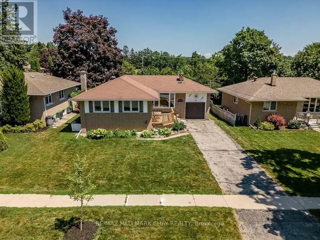 23 Downsview Drive, Barrie (Codrington)