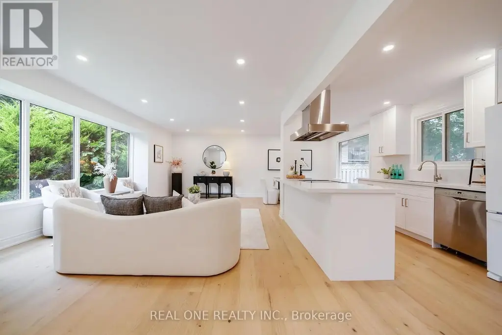 3148 Bentworth Drive, Burlington (Palmer)