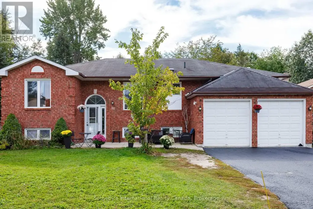 15 Port Royal Trail, Wasaga Beach