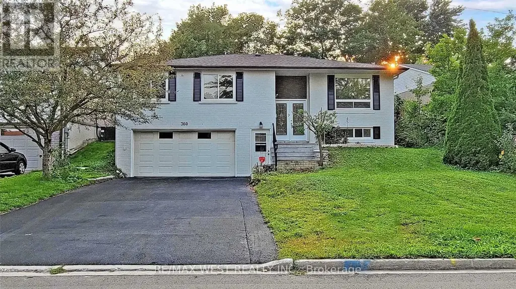 Lower - 360 Dixon Boulevard, Newmarket (Central Newmarket)