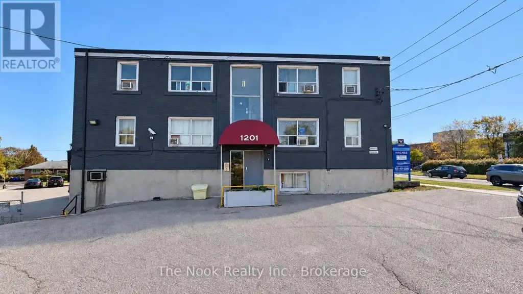7 - 1201 Cedar Street, Oshawa (Lakeview)