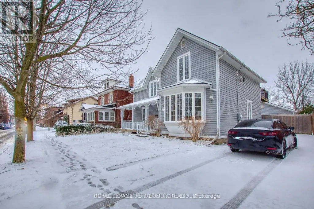 19 Mill Street N, Brampton (Downtown Brampton)