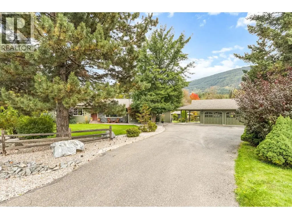 7200 54 Street Ne, Salmon Arm