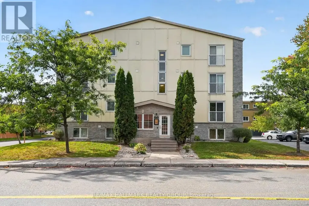 304 - 646 Cummings Avenue, Ottawa