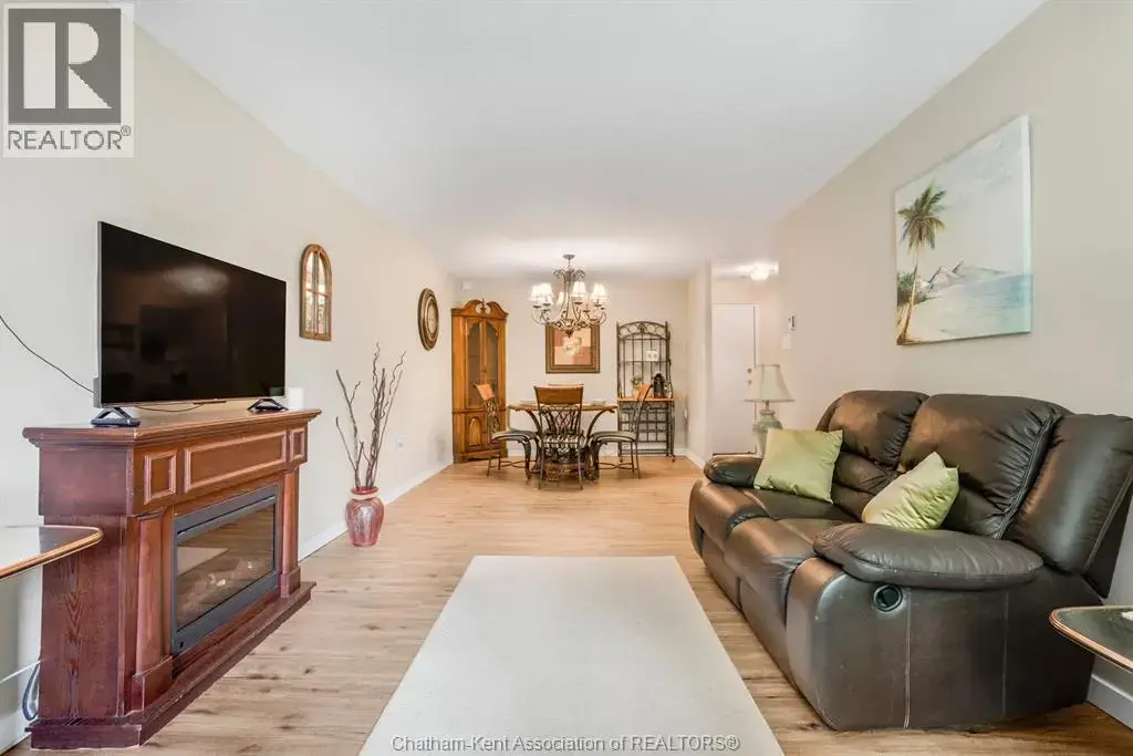 150 Park Avenue East Unit# 211, Chatham
