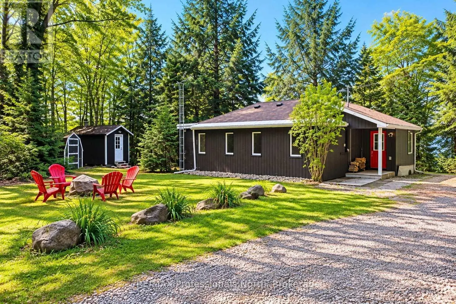 1813 Kashagawigamog Lake Road, Minden Hills (Minden)