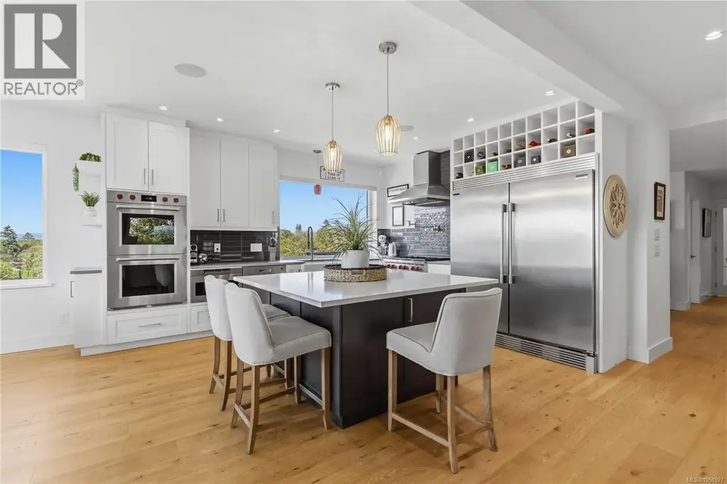 B 3960 Cedar Hill Rd, Saanich