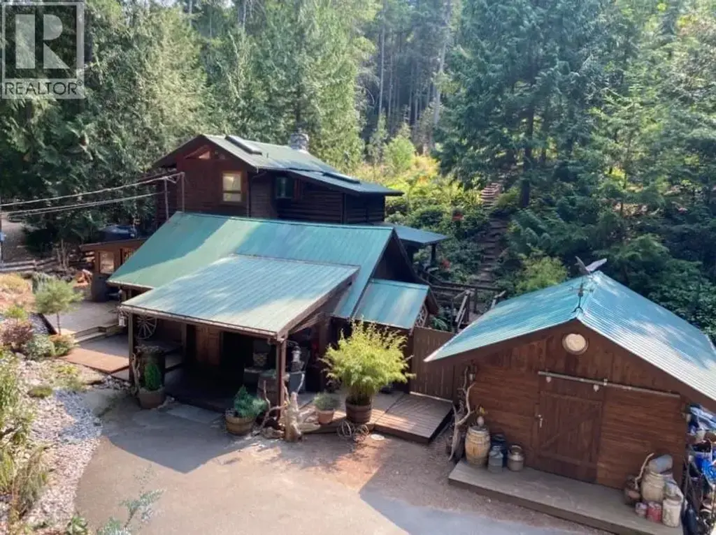 604 Waugh Road, Mayne Island