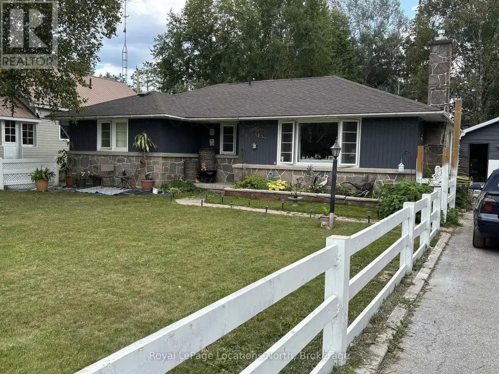 272 Yonge Street, Burk's Falls