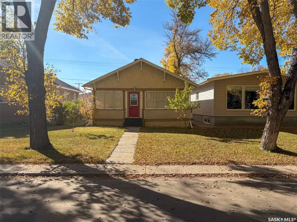 515 1st Street E, Shaunavon