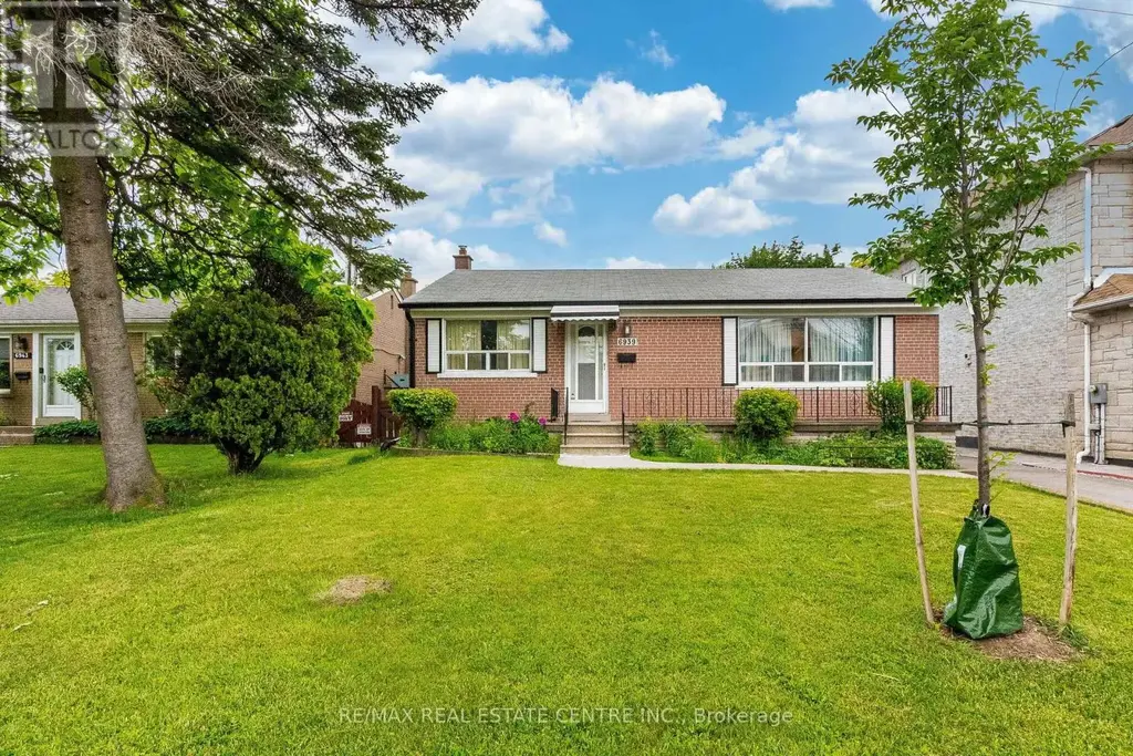 6939 Justine Drive, Mississauga (Malton)