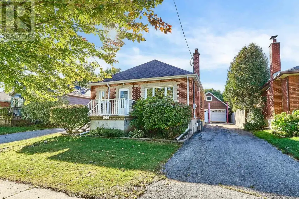 435 Woodcrest Avenue, Oshawa (McLaughlin)