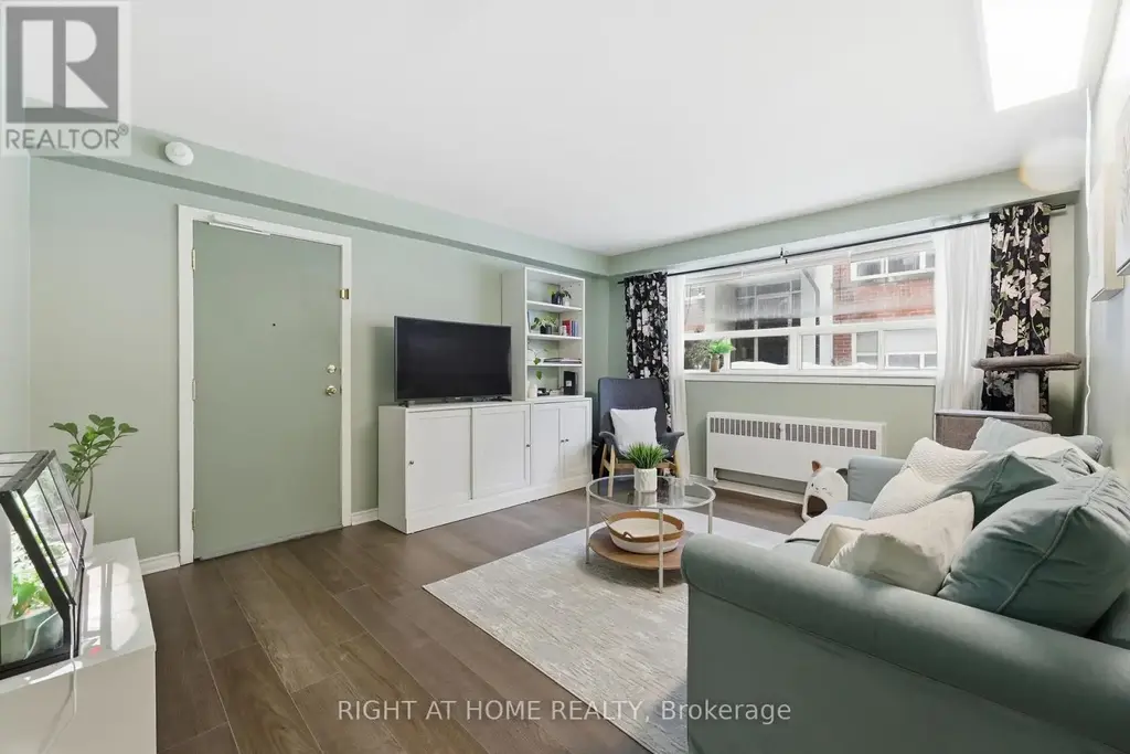 11 - 223 Macnab Street S, Hamilton (Durand)