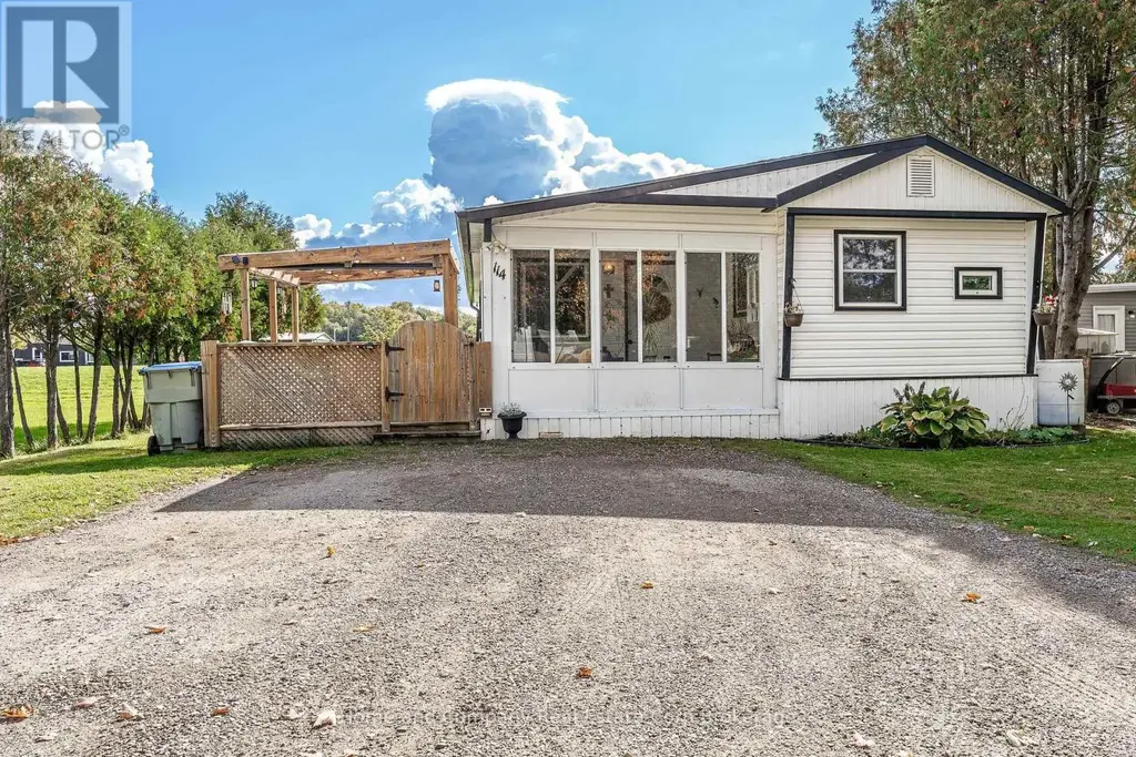 114 Oak Street, Perth East (Crystal Lake)