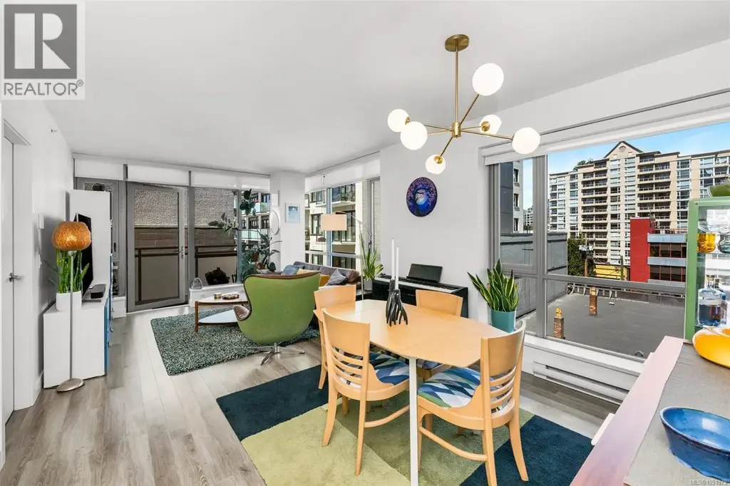 402 838 Broughton St, Victoria