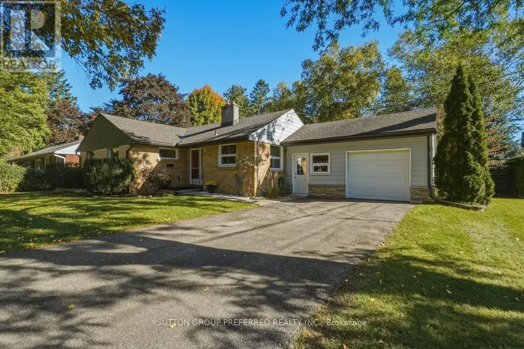 465 Glen Crescent, London North (North P)