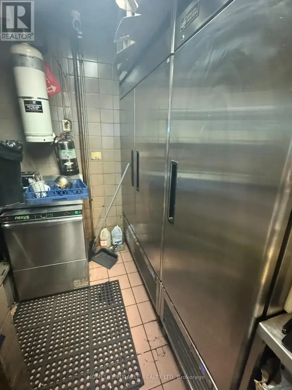 165 The Queensway, Toronto (Stonegate-Queensway)