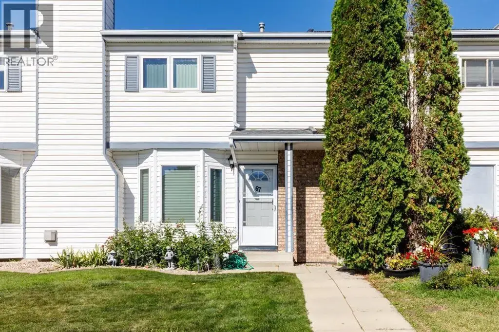 67 Elwell Close, Red Deer