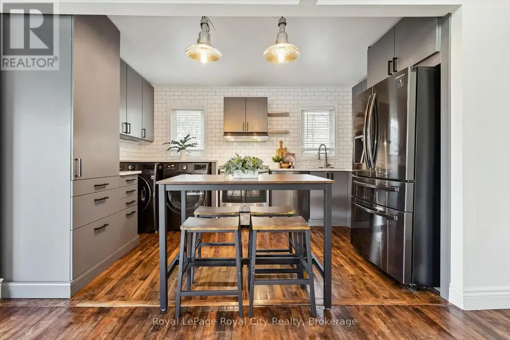 39 Ridgewood Avenue, Guelph (Junction/Onward Willow)