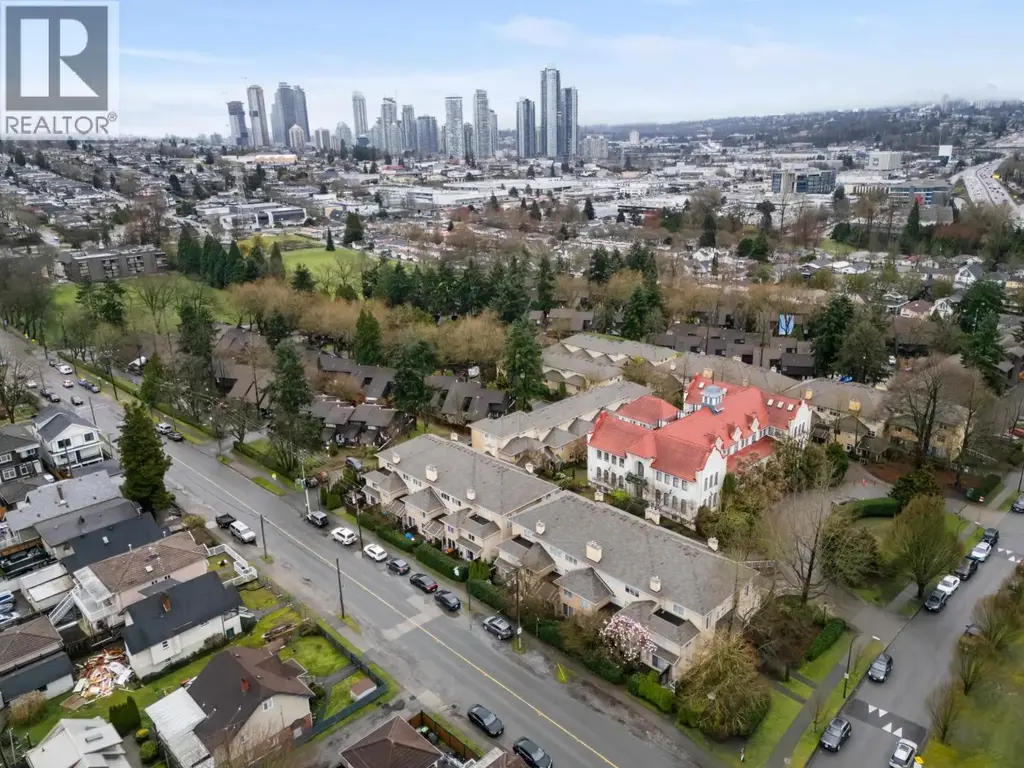 15 3428 Adanac Street, Vancouver