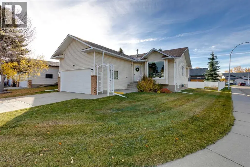 39 Woodside Close Nw, Airdrie