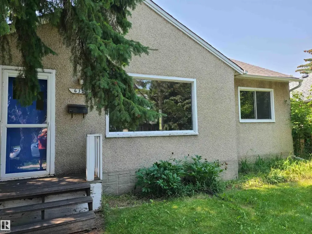 6326 109a St Nw, Edmonton