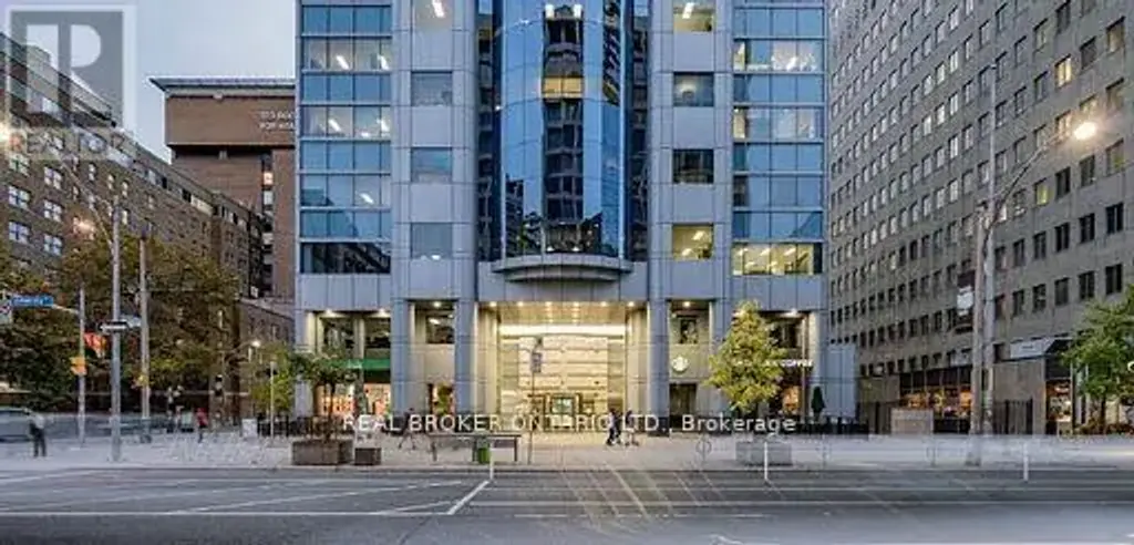 525 University Avenue, Toronto (Bay Street Corridor)