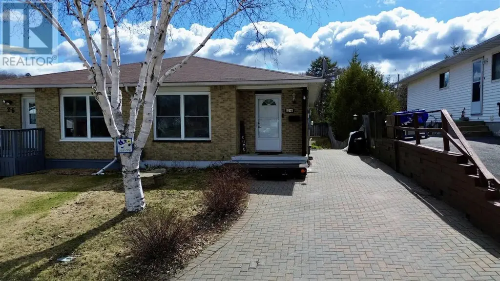 24 Mcquarrie Pl, Elliot Lake