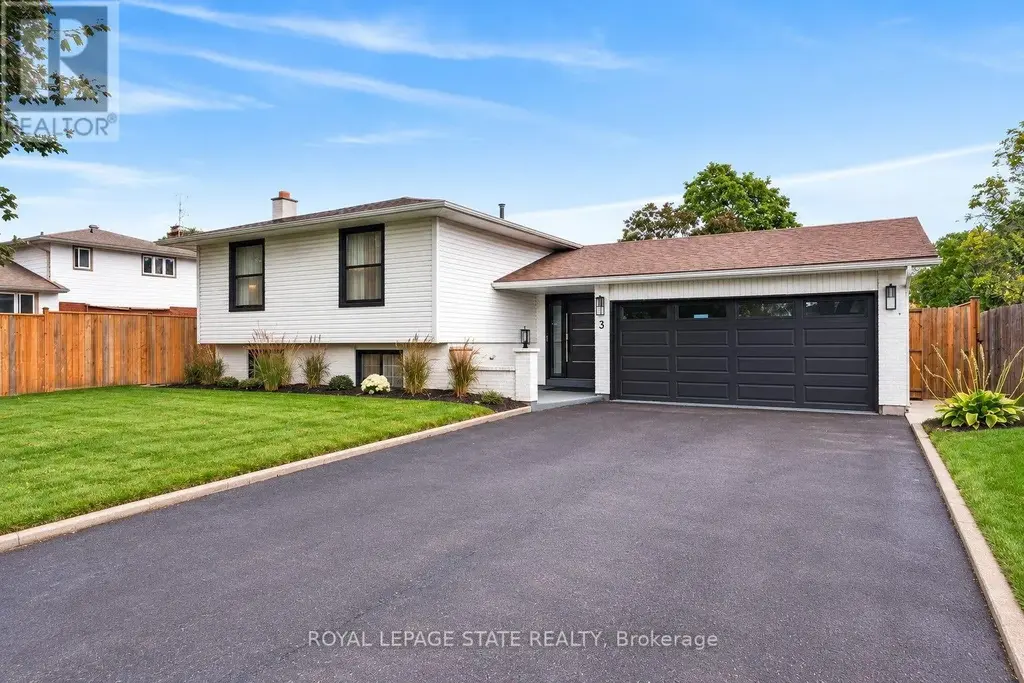 3 Regatta Drive, St. Catharines (Martindale Pond)