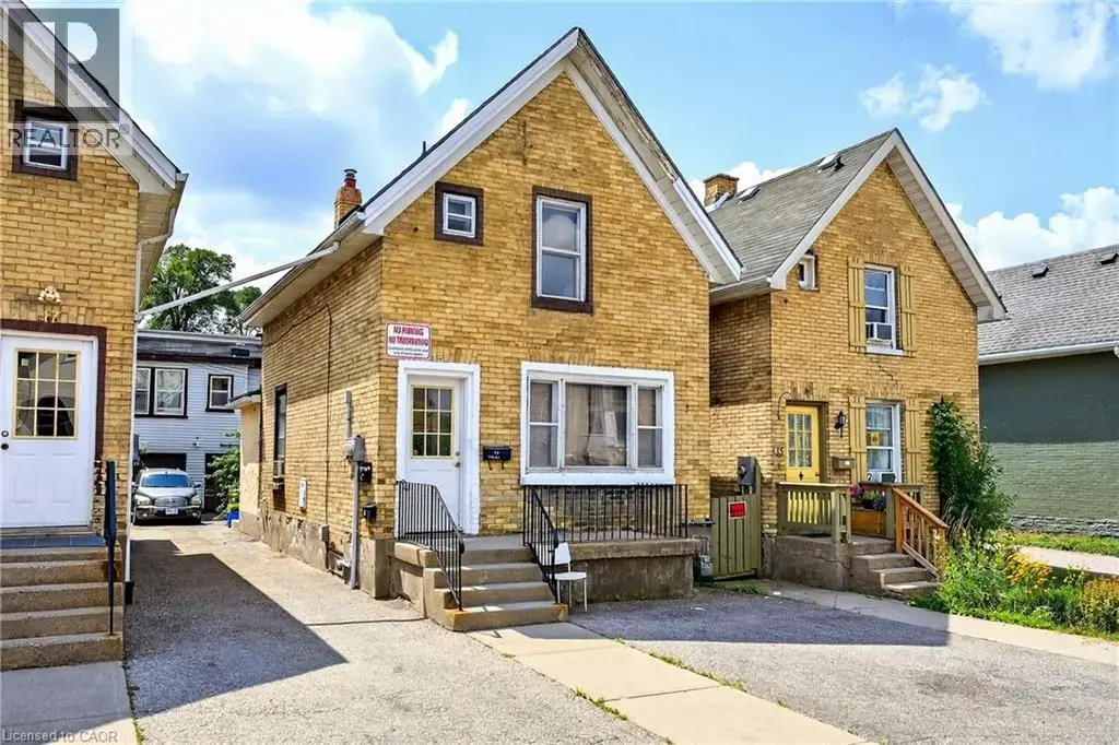 15 Warnock Street Unit# Upper, Cambridge