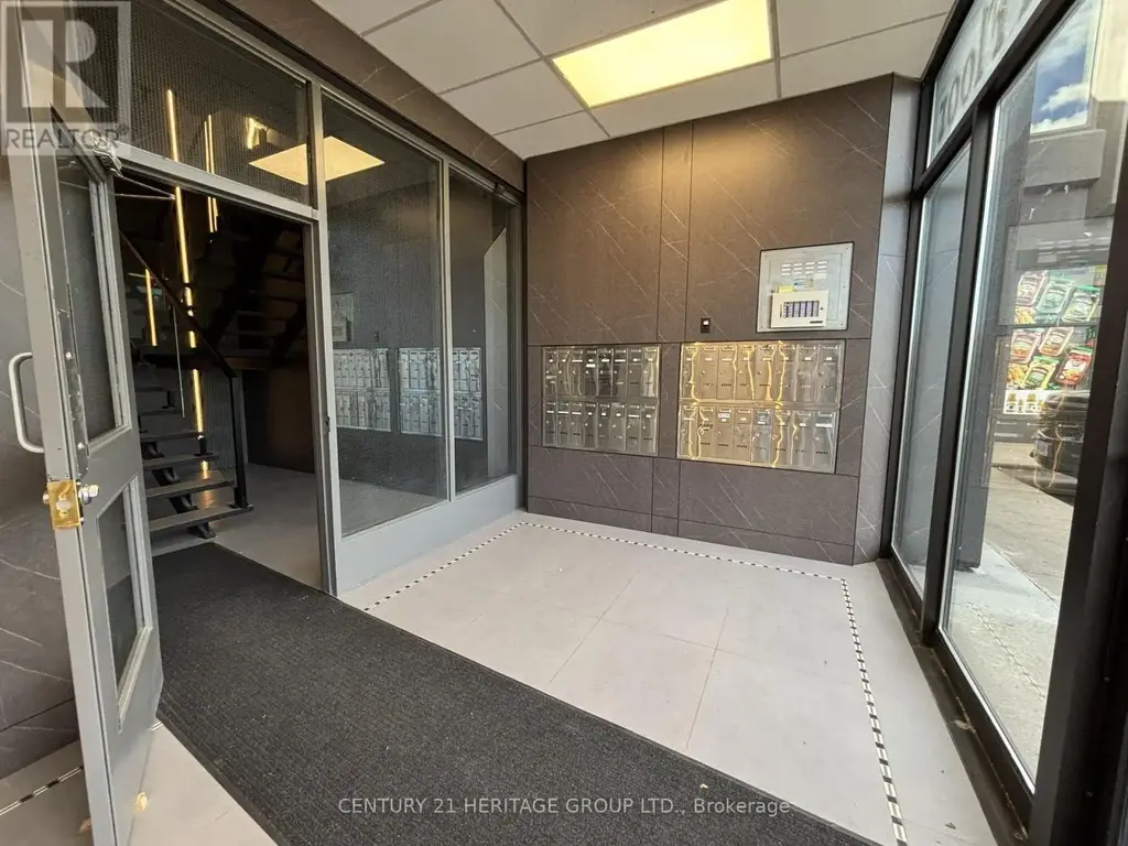 207 - 4544 Dufferin Street, Toronto (York University Heights)