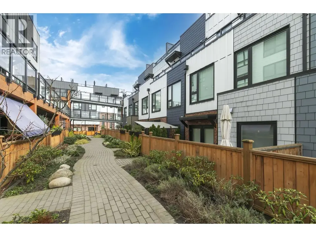 356 555 2nd E Street, North Vancouver