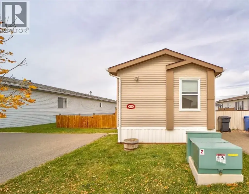 316 Spurline Avenue, Coaldale