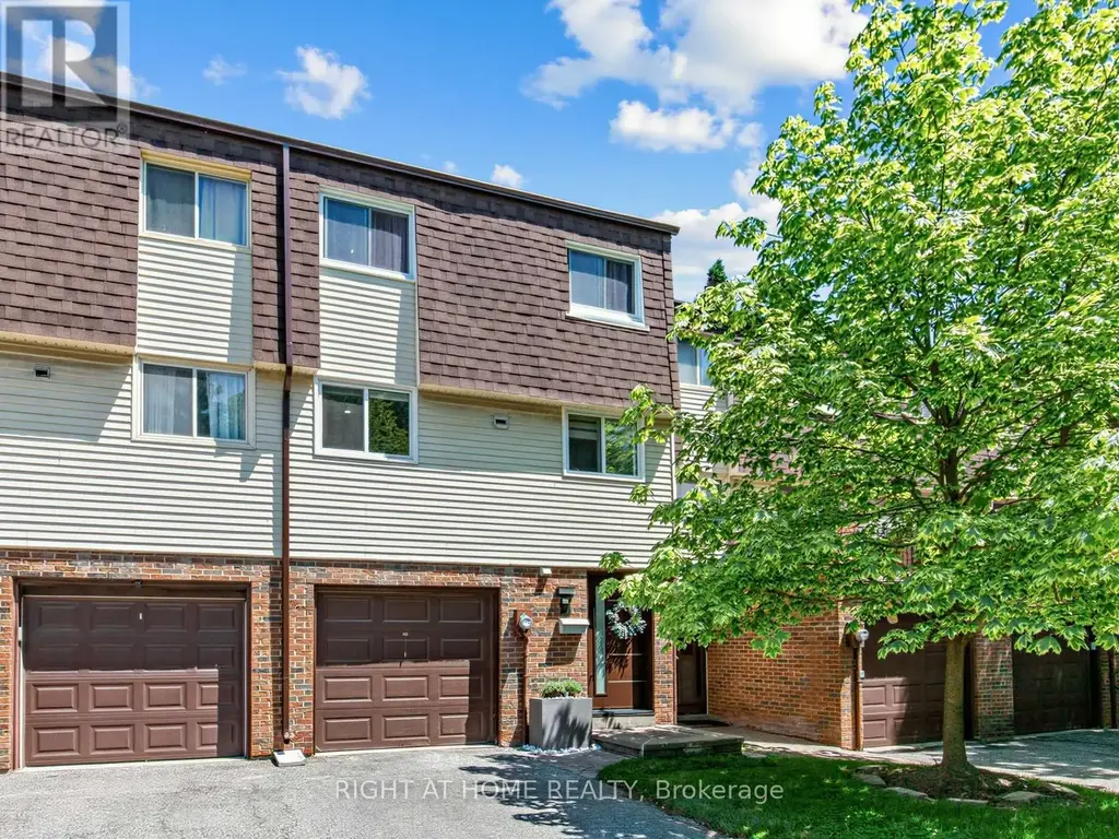 100 Jenny Wren Way, Toronto (Hillcrest Village)