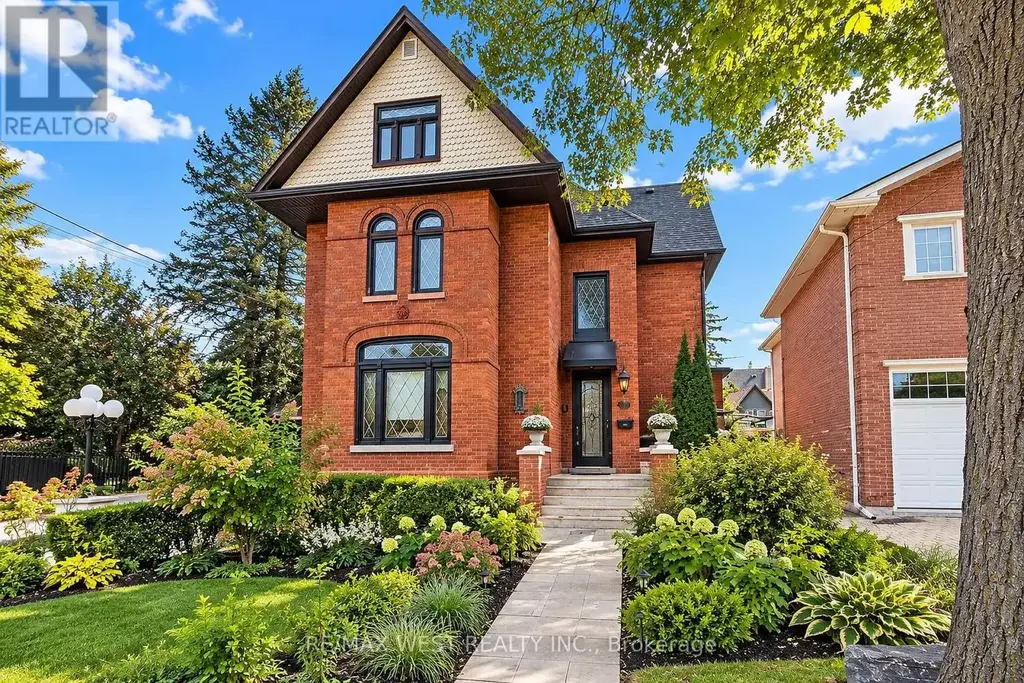 4 - 117 Rosemount Avenue, Toronto (Weston)
